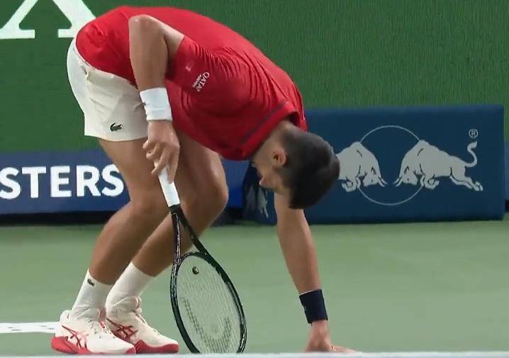 年终总决赛险胜拉沃尔杯,梅德韦杰夫统治全场 年终总决赛险胜拉沃尔杯,梅德韦杰夫统治全场