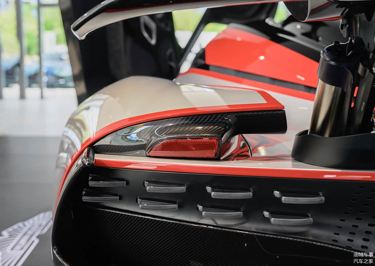 威廉姆斯险胜阿斯顿马丁,皮亚斯特里状态火热 威廉姆斯险胜阿斯顿马丁,皮亚斯特里状态火热