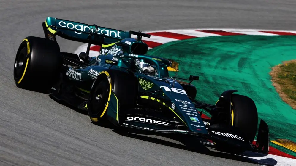 威廉姆斯险胜阿斯顿马丁,皮亚斯特里状态火热 威廉姆斯险胜阿斯顿马丁,皮亚斯特里状态火热