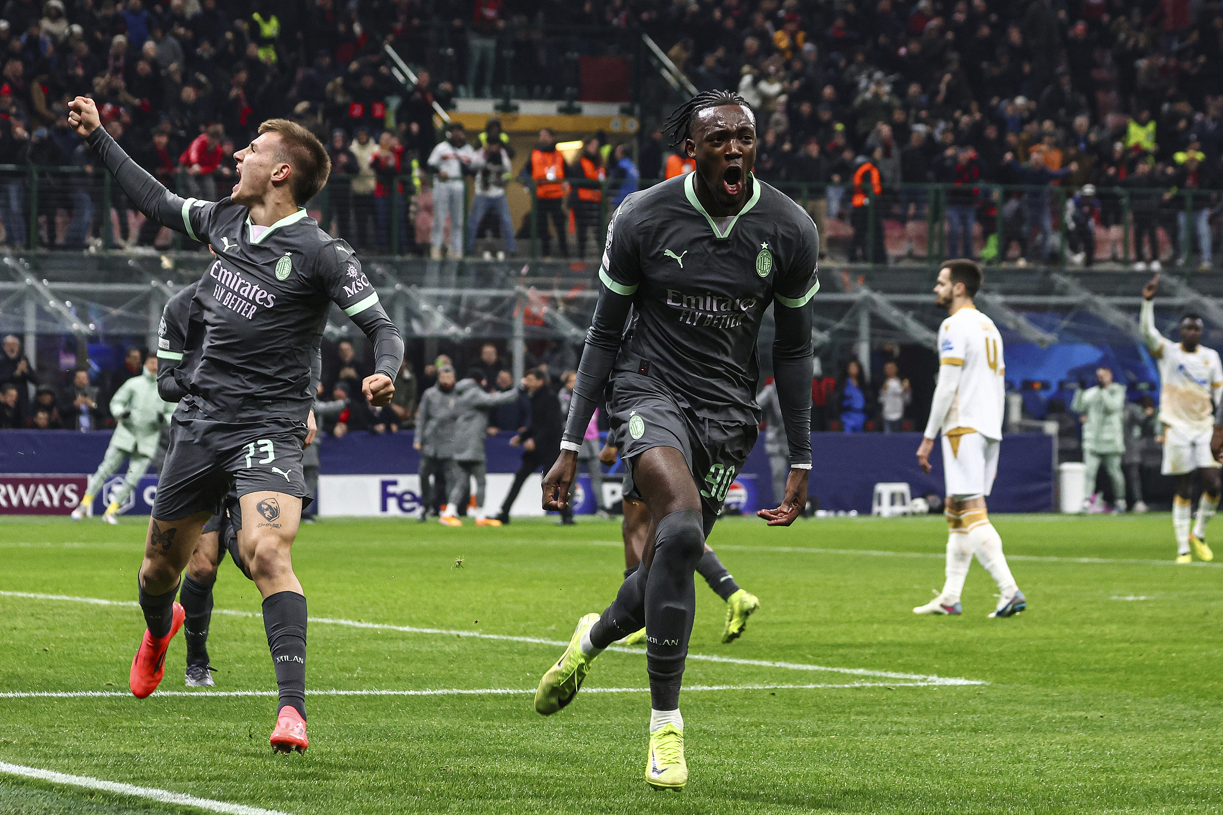 英格兰后卫因伤无缘下场，球队恐缺阵