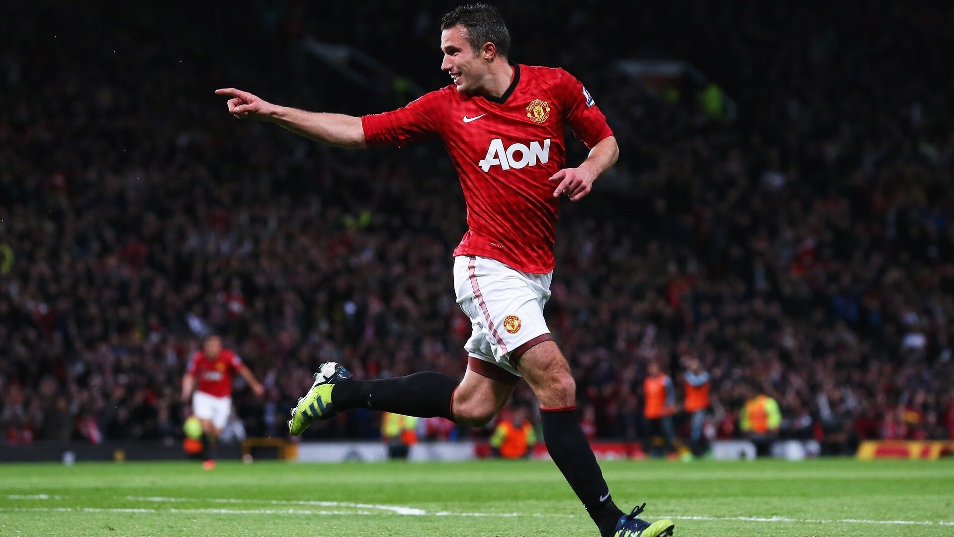 横扫与接管，东方篮坛的秩序重构，西方绿茵的王者加冕