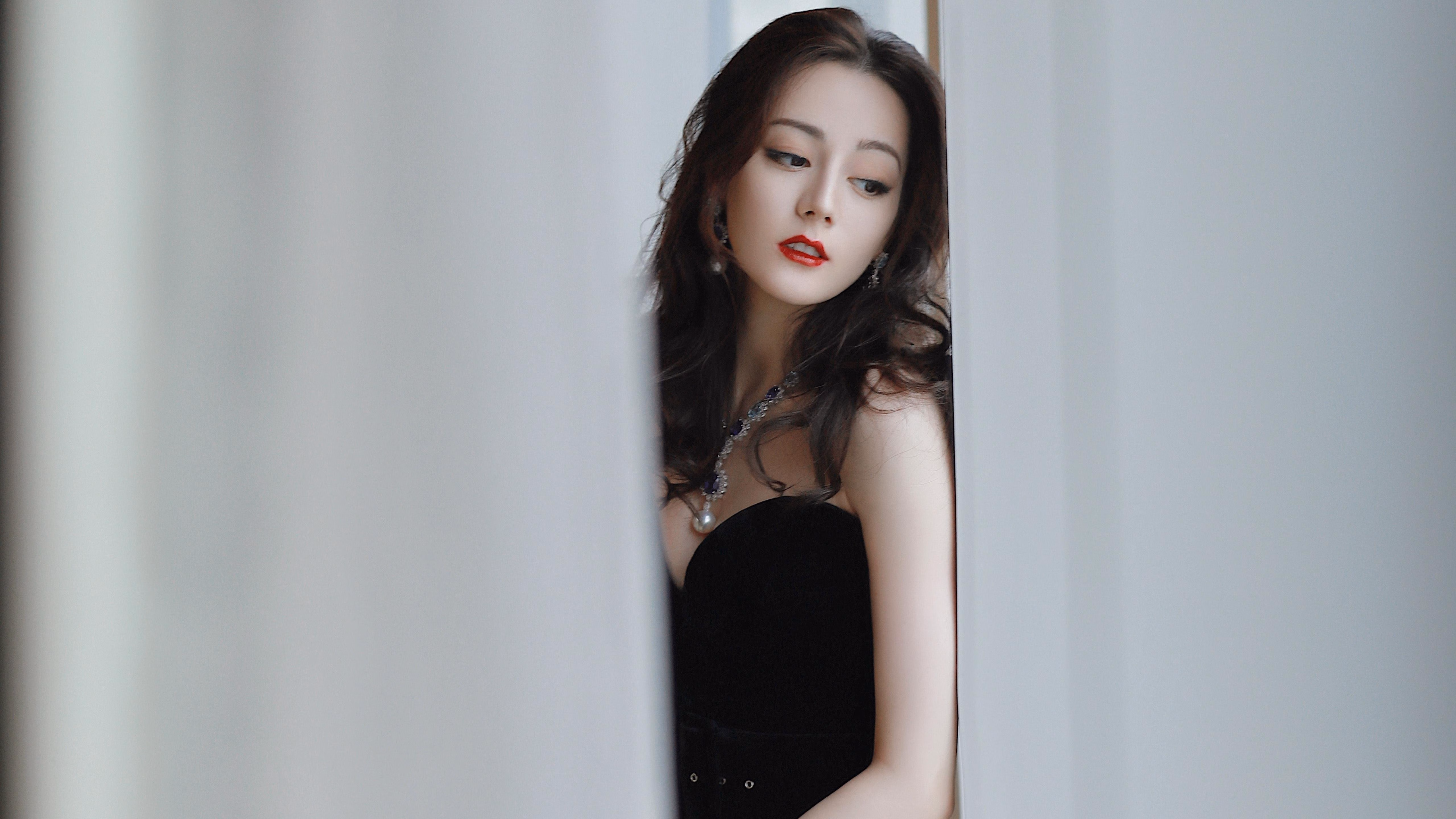 霓虹赛道与绿色丛林,当拉什福德的防守如F1弯道般锁死空间