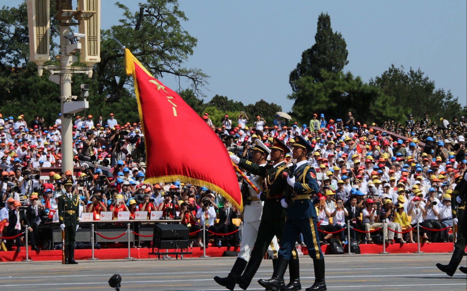绿茵双面镜，伯纳乌的权杖与贝尔加莫的飓风