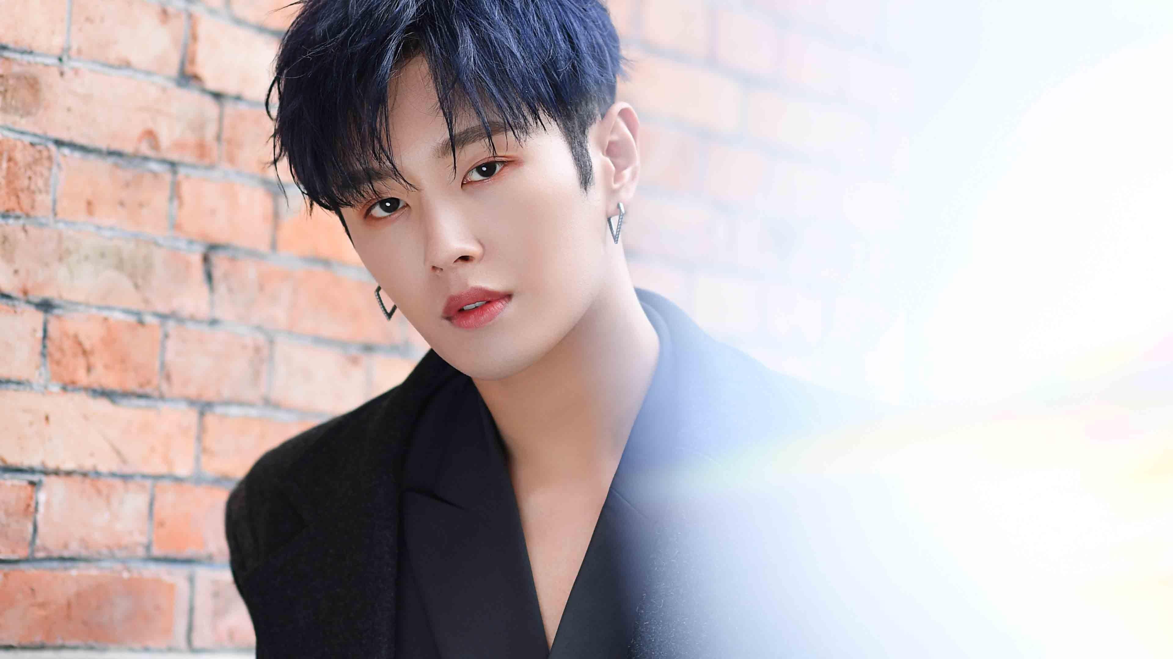 当绿军引擎全速运转，霍勒迪如何像F1冠军一样接管双线战场？