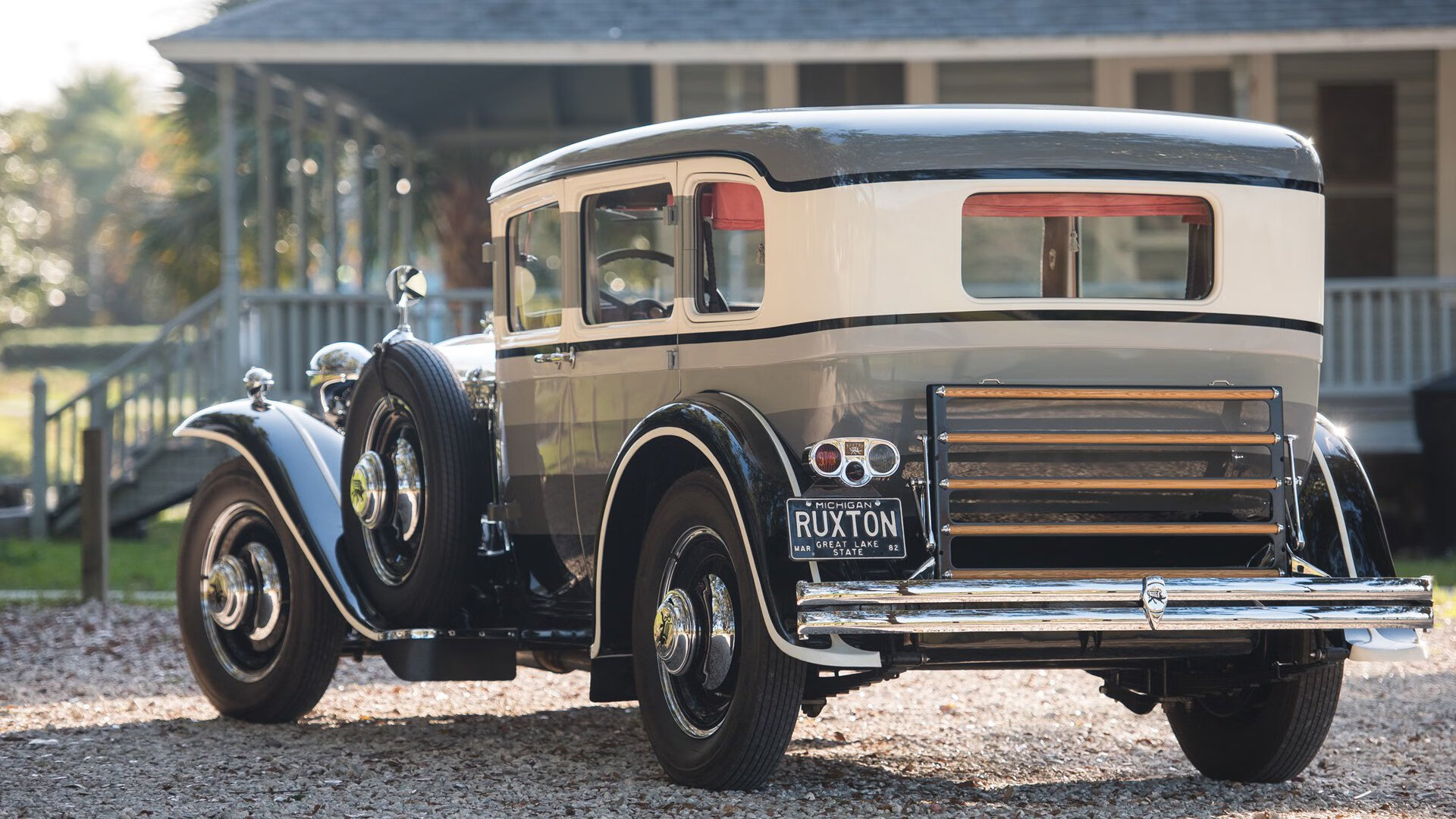 紫百合的节奏诗篇，当克罗地亚琴弦拨动亚平宁