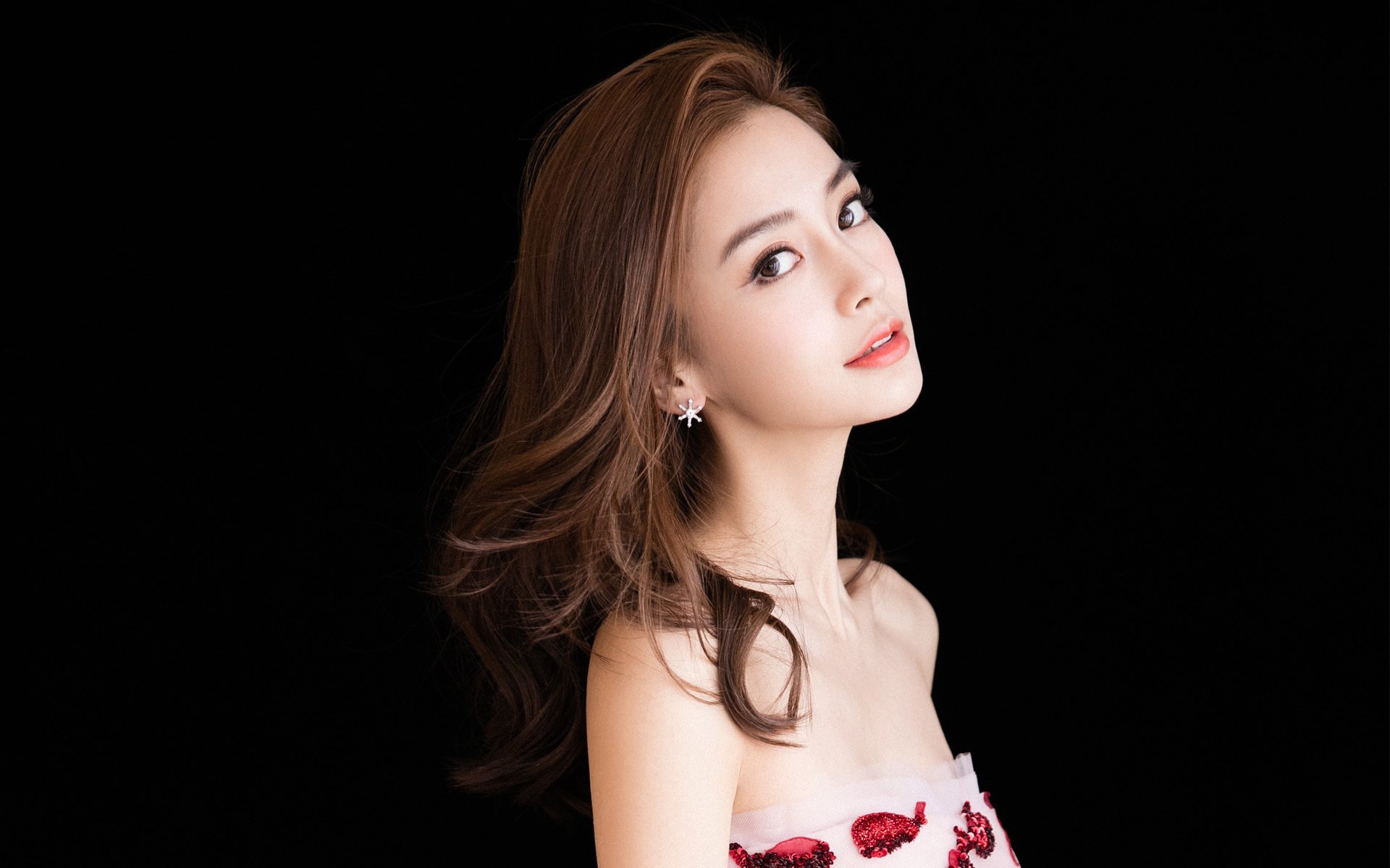 深圳巨浪吞没凤凰城，莫兰特三分雨浇灭太阳